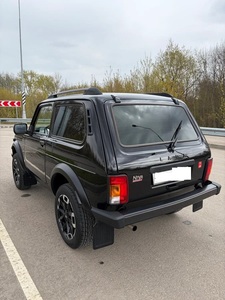NIVA Legend Sport 2025 (VAZ), faible kilométrage, moteur silencieux, transmission automatique, toit ouvrant panoramique, phares LED - Product Image 3