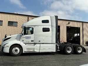 Envío Rápido, Camión Semirremolque Usado VNL64760 2022 con Cabina Dormitorio - Cabina Integral de 70 Pulgadas, 455HP, Automático de 12 Velocidades, Listo para Exportar a Todo el Mundo - Product Image 4