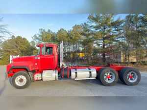 CAMIÓN MACK USADO EN BUEN ESTADO, 600 GVW, 500HP, 294,780 KM, 8 CILINDROS, TRANSMISIÓN AUTOMÁTICA - Product Image 3