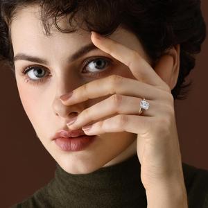 Anillo de compromiso Twinkling Old Mine Cushion con diamante cultivado en laboratorio de 2 quilates D-F VVS1-VS2 en oro amarillo de 14K y 18K, regalo romántico para ella. - Product Image 3