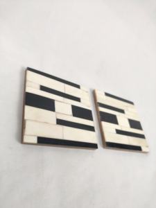 Cuernos para Beber Cuadrados Tallados de Alta Calidad, Ecológicos y Contemporáneos con Soporte, Borde de Bambú y Posavasos de Producto en Oferta - Product Image 6