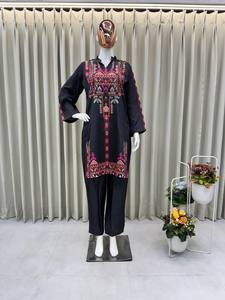 Conjuntos de trabajo con estampado de seda para mujer, Conjunto personalizado de media manga estilo Gaadi Kurta para fiestas, bodas, graduaciones - Product Image 2