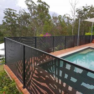 Recinzione Moderna Anti-Scalata in Alluminio Perforato per Piscine, Pannelli Decorativi in Metallo di Grado Marino per la Privacy di Giardini e Piscine - Product Image 1