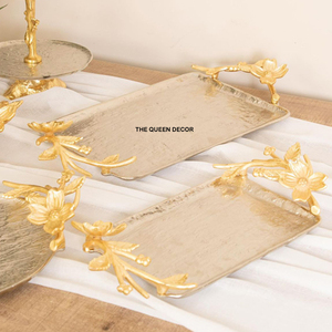 ถาดเสิร์ฟอาหารสี่เหลี่ยมผืนผ้าโลหะสุดหรูพร้อมด้ามจับใบแปะก๊วยถาดเสิร์ฟอาหารบนโต๊ะสำหรับบ้านและงานแต่งงาน - Product Image 1