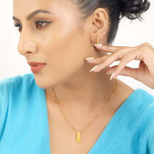 Ensemble de bijoux avec pendentif en perles et diamants vintage plaqué or 18 carats pour un cadeau de mariage - Product Image 2