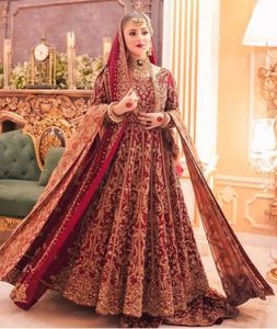 HERMOSO DISEÑO DE VESTIDO DE DUPATTA Y LONGITUD DE PISO DE NOVIA PESADA CON CUENTAS DE CRISTAL EMBELLECIDAS, TRABAJO DE DABKA PARA BODA = 2025 - Product Image 1