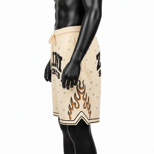 Pantalones cortos de baloncesto premium de malla de poliéster beige de 180 GSM con panel de llama, logotipo de diamantes de imitación en sarga personalizada, pantalones cortos para hombre - Product Image 3