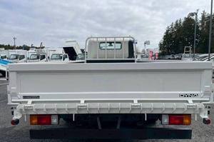ENVÍO INMEDIATO, Sin Accidentes, Camión TOYOTA DYNA 2023 Usado de 2 Toneladas con Puerta Trasera Eléctrica - Product Image 3