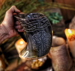 Tazas de Cerveza Vikingas Mágicas Hechas a Mano, Regalo de Aniversario, Regalo para Esposo, Regalo para Parejas, Regalos de Navidad - Product Image 2