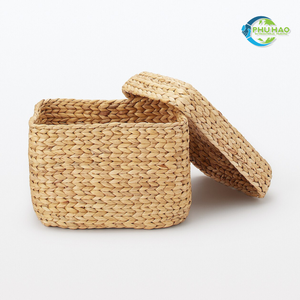Wholesale Sustainable Handwoven Rectangle WATER HYACINTH <b>BASKET</b> With Iron Frame Lid Customizable Vietnam-Made <b>Laundry</b> Organizer - Product Image 3