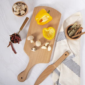 Planche à découper rectangulaire en bois de hêtre de 50x18 cm avec poignée - Plateau de service en bois massif naturel - Ustensiles de cuisine écologiques - Product Image 2