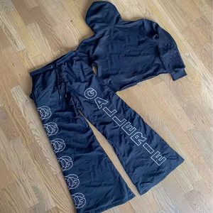 Ensemble 2 pièces de jogging en tissu éponge d'hiver de qualité supérieure, respirant, avec logo brodé personnalisé et patchwork, et sweats à capuche effet vieilli - Product Image 4