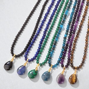 Collier en pierres précieuses d'agate mousse naturelle avec pendentif en forme de larme - Pierres semi-précieuses en vrac - Product Image 4