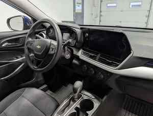 SUV LS FWD 2024, moteur 3 cylindres atmosphérique de 4,1 L (137 ch, 162 lb-pi de couple), boîte automatique à 6 vitesses, sièges en cuir - Product Image 5