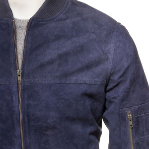 Chaqueta de Cuero para Hombre con Corte Moderno, Cuello Alto y Logotipo Frontal para Uso Diario, Estilo Casual, Acabado Suave - Product Image 5