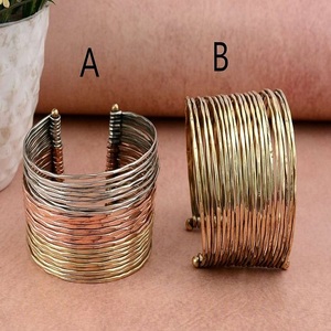 Elegante puño de metal mixto bohemio para pulsera Diseño ancho martillado Regalo de joyería de moda para mamá en el Día de la madre - Product Image 3