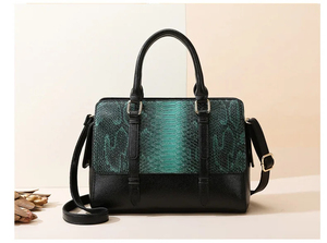 Sac fourre-tout en similicuir pour femme avec motif serpentins, noir et vert sarcelle, sac à bandoulière classique pour usage quotidien - Product Image 2