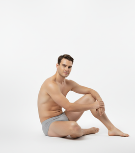 กางเกงในชายผ้าฝ้ายสีเทา Daily Ease เนื้อผ้านุ่ม ยืดหยุ่น ระบายอากาศได้ดี สวมใส่สบาย เหมาะสำหรับใช้ในชีวิตประจำวัน - Product Image 3