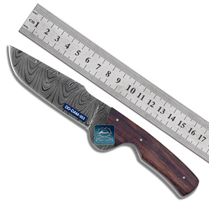 Cuchillo de Caza Personalizable Hecho a Mano DD-DAM-353 con Hoja de Acero de Damasco, Mango de Madera de Palisandro Exótica y Funda de Cuero Repujado - Product Image 1