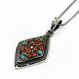 Ensemble de bijoux en gros, serti de pierres, chakra racine, pendentif bohème unique et élégant avec argent sterling 925 massif, pierres précieuses corail et turquoise - Product Image 1