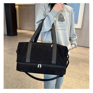 Bolsa de gimnasio de lona de viaje con logotipo personalizado unisex, patrón geométrico, entrenamiento deportivo, Fútbol para hombres y mujeres - Product Image 5