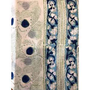 Sarong en Plumes - Couverture de Maillot de Bain au Design Unique - Product Image 1