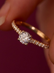 Anillo de Compromiso de Plata de Ley 925 Chapado en Oro de 18K con Moissanita, Color D, VVS, Anillo Solitario de Lujo para Mujer - Product Image 2