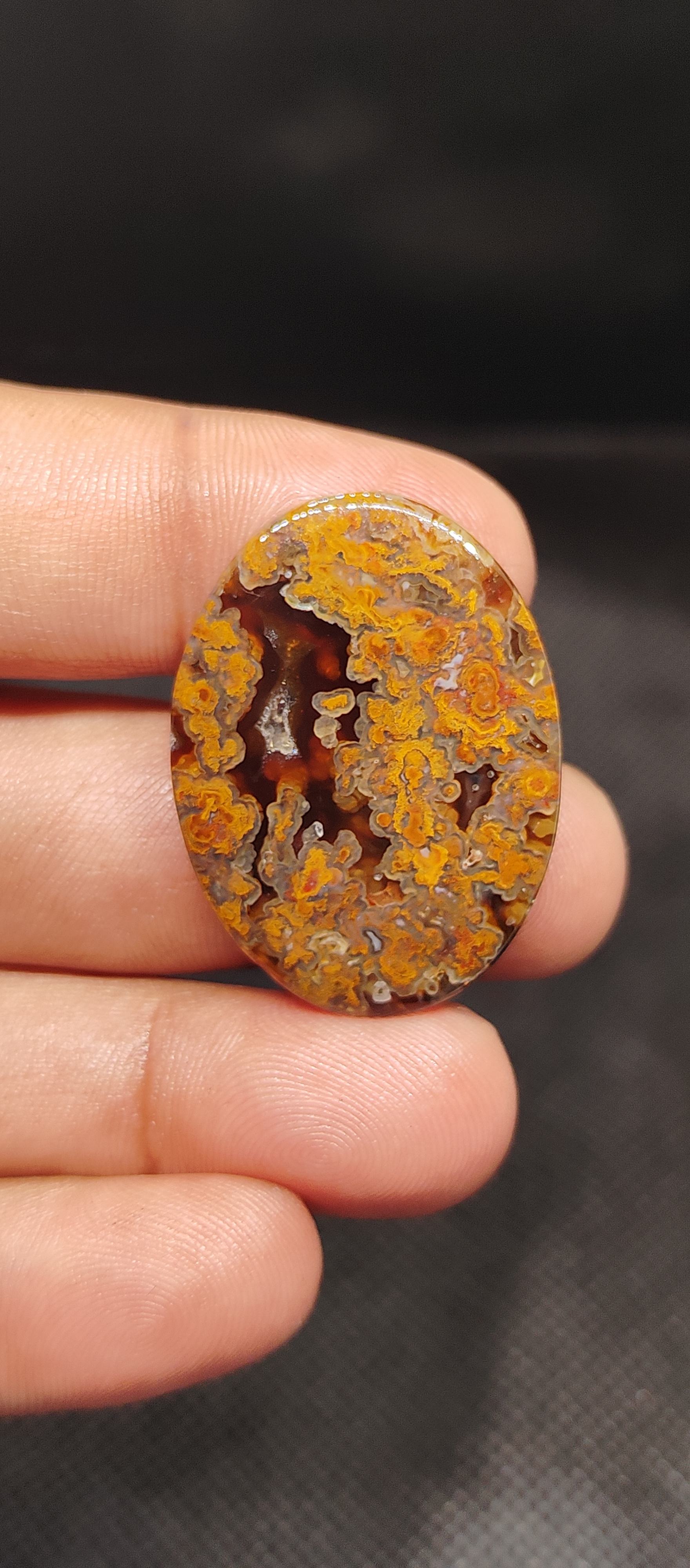 สีน้ำตาล