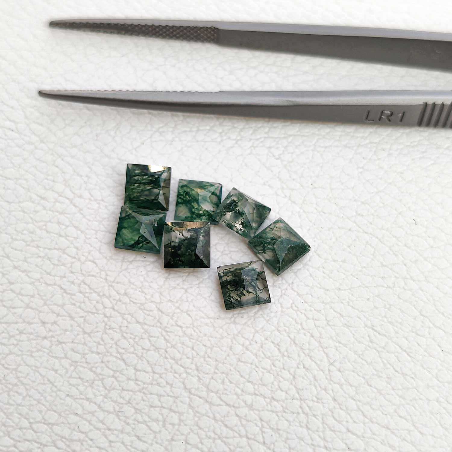 สีเขียว