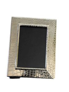 Cadre photo en métal The Metal Wave 12079, durable et léger, motif cuir, nickel antique, pour la décoration de la maison et du bureau - Cadeau de retour - Product Image 1