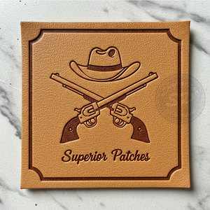 热卖最需要的定制标志压花皮革补丁，带钩和带环，用于帽子服装 - Product Image 6