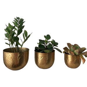 Jardinière en métal au design floral en relief fait à la main au meilleur prix pour restaurant de jardin à la maison - Product Image 1