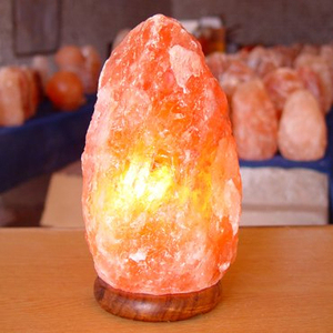 Lámparas de sal del Himalaya pura y natural de roca de cristal más vendidas Decoración de material duradero Lámparas de sal natural del Himalaya a la venta - Product Image 1