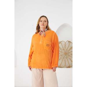 Blusa de Viscosa Lavada RMG Talla Grande para Mujer con Detalle de Emblema, Cómoda Blusa Naranja de Manga Larga para Uso Diario - Product Image 5