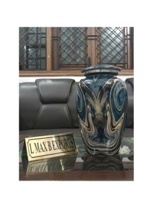 Urna de cremación de Metal de calidad superior más vendida para cenizas de adultos Suministros funerarios humanos Precio de fábrica - Product Image 1