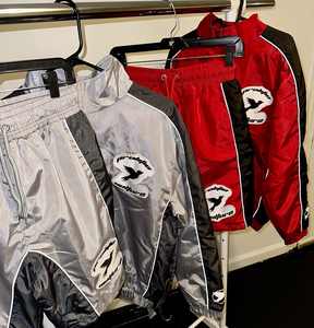 Vente en gros d'ensemble deux pièces pour homme personnalisé Veste coupe-vent en nylon 100% pour homme Ensemble short de course à pied Survêtement de sport - Product Image 6