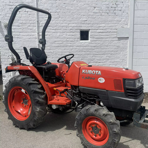 Tractor de ruedas usado Kubota L3200 Compact 4WD con componente de motor central - Product Image 1