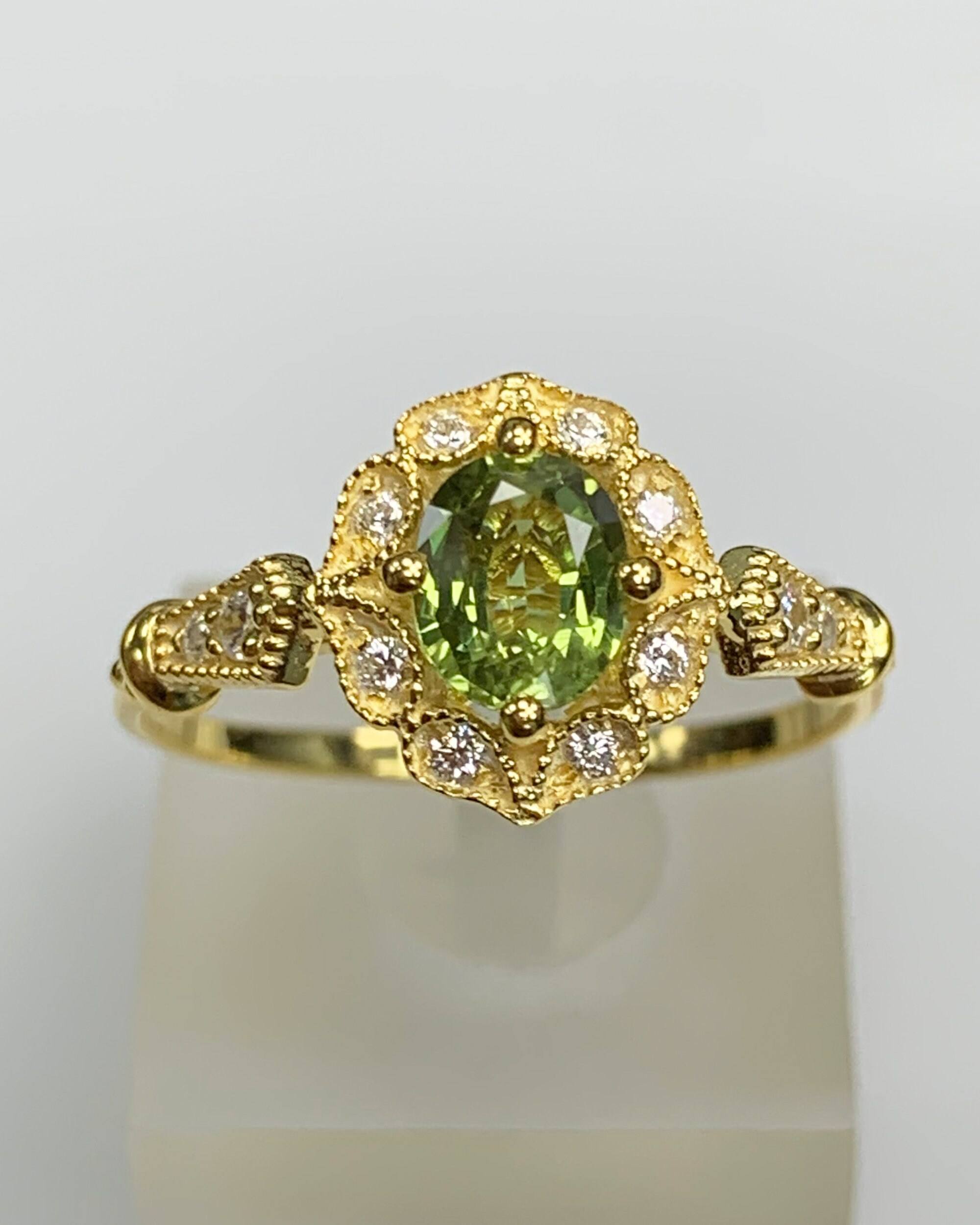 สีเขียว