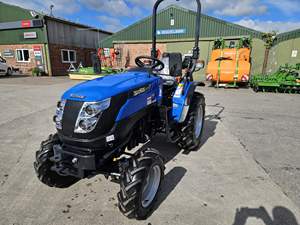 Nouveau tracteur agricole SOLIS 26M SideShift 30 CV 4RM à transmission par engrenages avec pompe et roulement de boîte de vitesses - Product Image 2