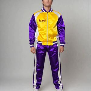 Conjunto de Sudadera con Capucha y Pantalones Deportivos Personalizados 100% Algodón con Cierre, Parche Bordado, Antibacteriano, Ropa Deportiva de Invierno para Hombre - Product Image 4