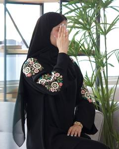 ชุดอาบายาผ้าซาตินสำหรับผู้หญิงชุดอิสลามแบบดั้งเดิมแขนจับจีบสำหรับมุสลิมขนาดกะทัดรัดออกแบบได้ตามต้องการ - Product Image 4