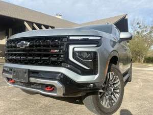 Chevrolet Suburban 4WD z71 SUV Usada, Año 2025, Gasolina/Gasóleo, Euro VI, 6 Asientos, 4x4, Automática, Asientos de Cuero, Volante a la Izquierda, Aleación de Aluminio - Product Image 2