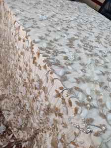 Tissu en dentelle brodée bleu clair de luxe avec applique florale rose 3D et perles tissées pour accessoires - Product Image 4