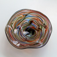 Bixuan Multicolor Swirl Stripe Mondgeblazen Glazen Schaal met Voet, Twee Maten, Zwarte Rand, Fruitplateau, Tafeldecoratie