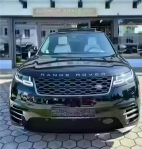 LAND ROVER RANGE ROVER Velar R Dynamic SUV Diesel Turbo Sièges en cuir Pneus R18 Barre de toit en alliage d'aluminium Caméra arrière Automatique - Product Image 4