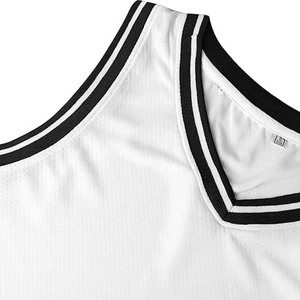 Customizable Basketball Scrimmage Vests for Men Adults-Waterproof 100% Polyester Custom Logo Positions Drawstring Bag - Product Image 5