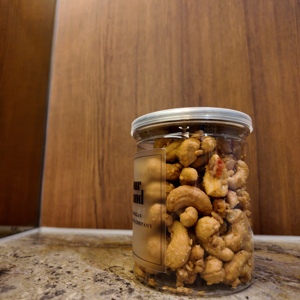 Personnalisation OEM/ODM Noix de cajou d'Afrique Grade W450 Biologique Grillées au Chili et à l'Ail Épicées Qualité Premium 100% Naturelles - Product Image 2