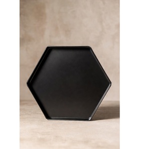 Bandeja Decorativa de Metal Artesanal, Color Negro, Acabado Brillante, Estilo Elegante, Ideal para Bodas, Ligera, para Servir - Product Image 1