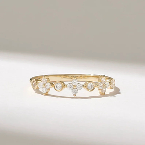 Anillo Romántico de Oro de 10K, Diseño Moderno y Elegante, Diamante Cultivado en Laboratorio, para Compromiso, Fiesta, Boda o Uso Diario - Product Image 2