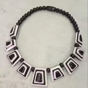 สร้อยคอเรซินทำด้วยมือขายดีสำหรับผู้หญิงเครื่องประดับคอจากอินเดียในฮอร์นคอลอร์วที่มีฮอร์นที่น่าสนใจจากอินเดีย - Product Image 1